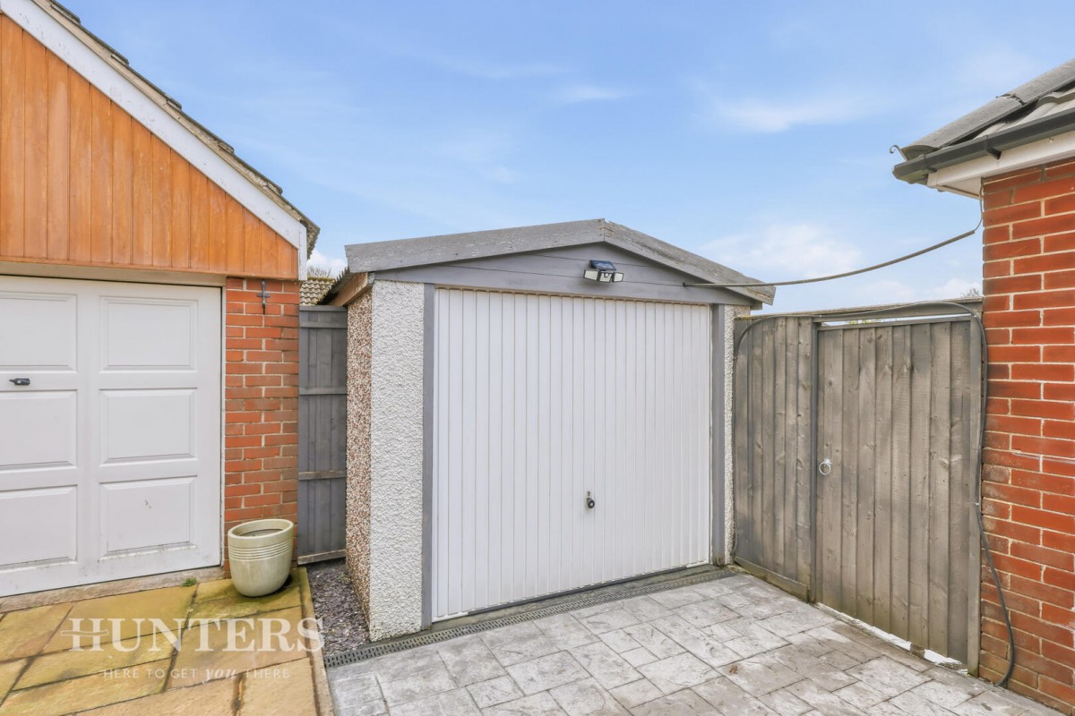 Ladyhouse Lane, Milnrow, OL16 4EQ