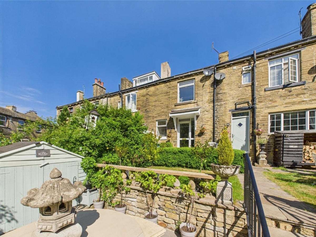 Strand, Bingley
