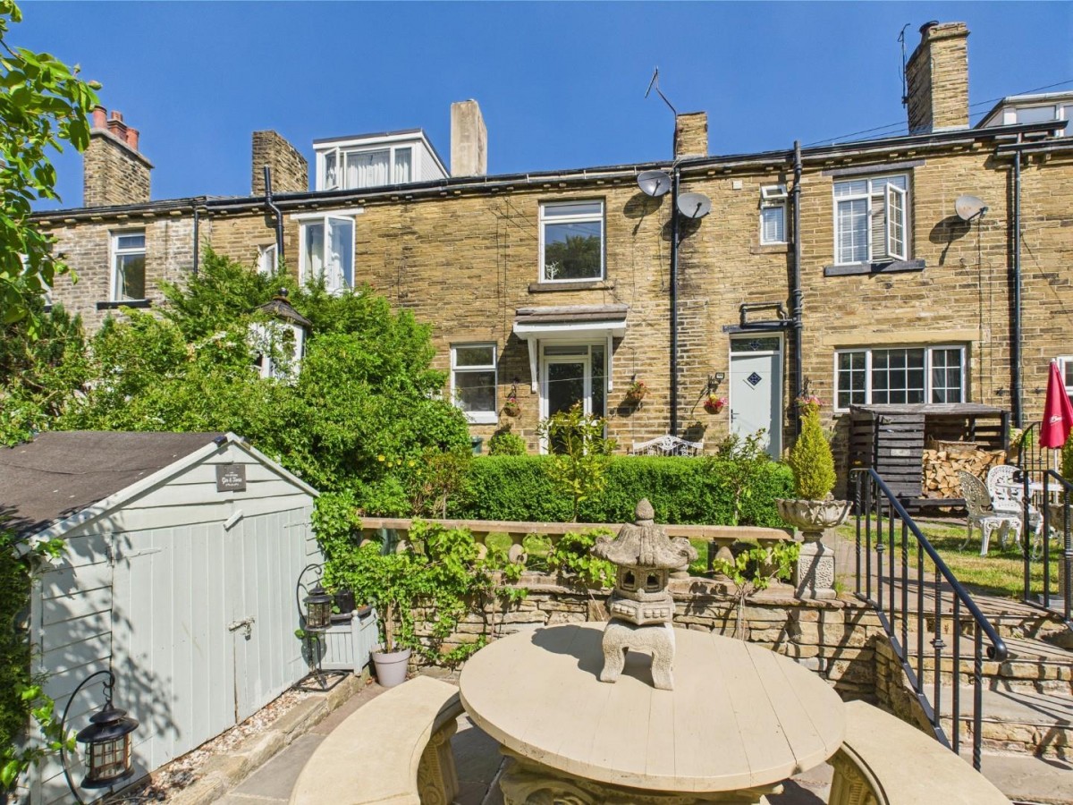 Strand, Bingley
