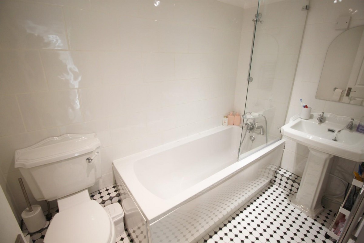 17 Abbey Hill, Netley Abbey, Southampton