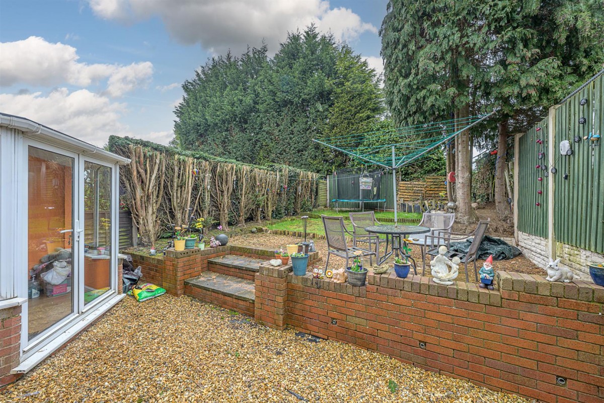 Wolverhampton Road, Kingswinford, DY6 7HY