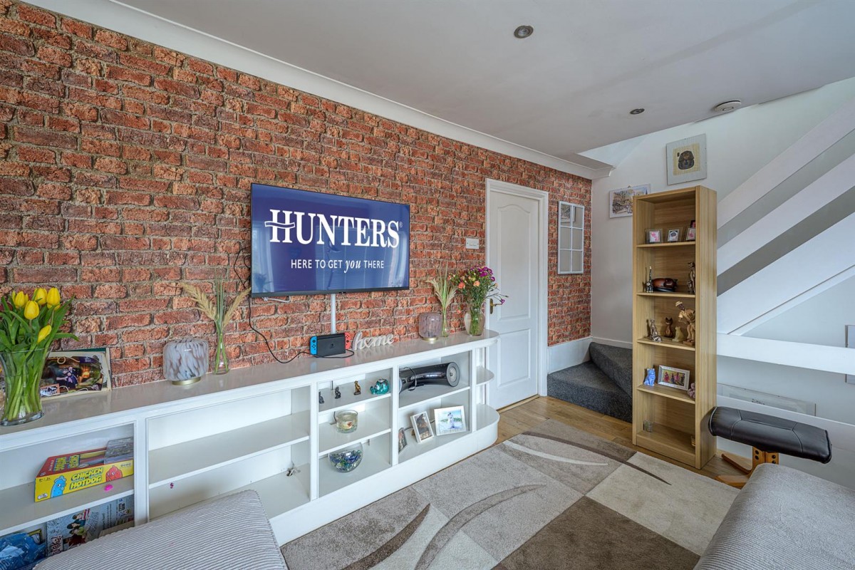 Wolverhampton Road, Kingswinford, DY6 7HY