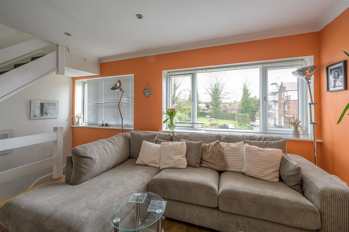 Wolverhampton Road, Kingswinford, DY6 7HY