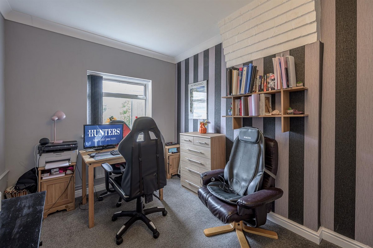 Wolverhampton Road, Kingswinford, DY6 7HY