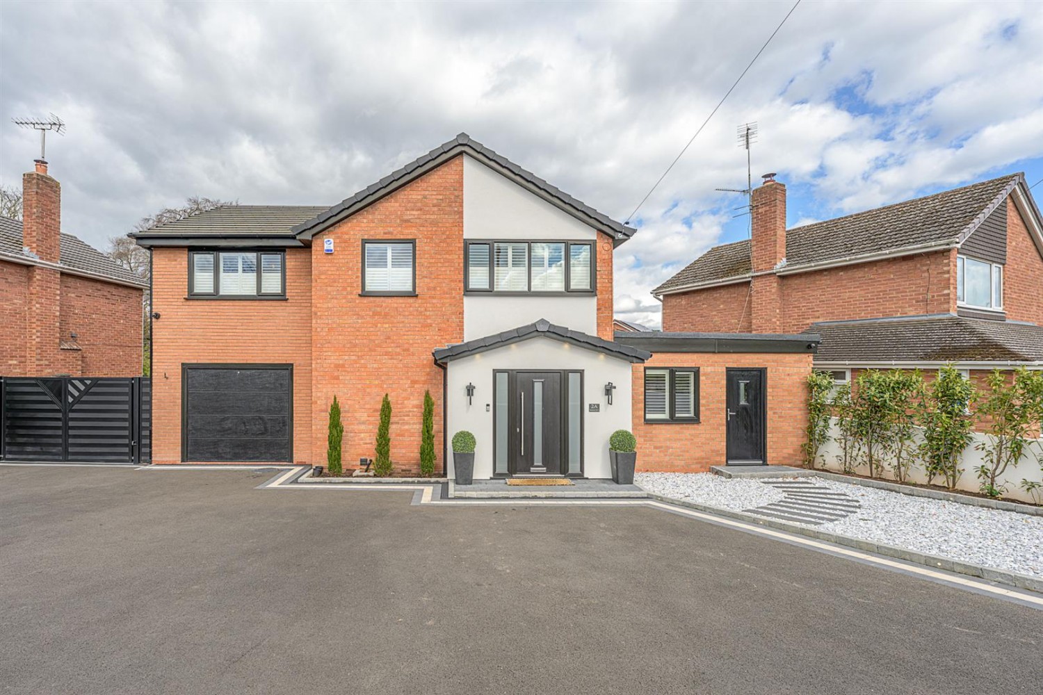 Berkeley Drive, Kingswinford, DY6 9DX