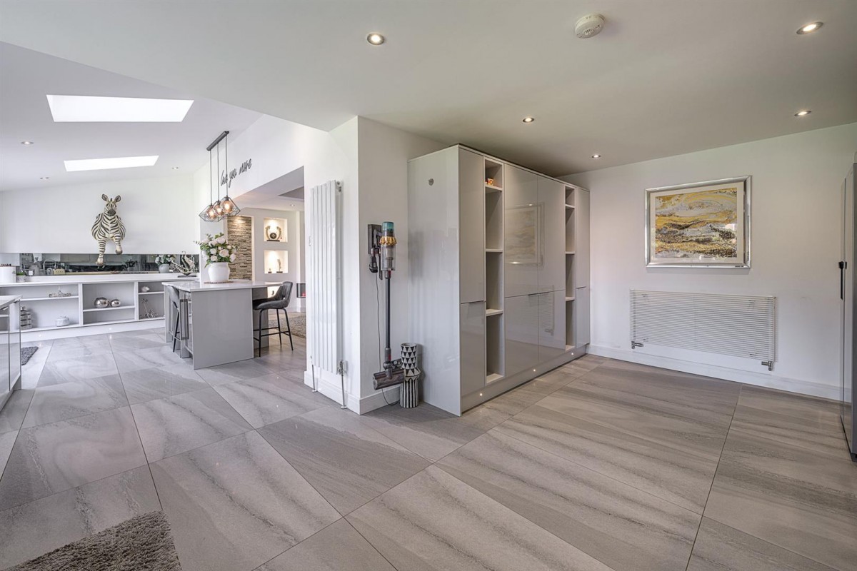 Berkeley Drive, Kingswinford, DY6 9DX