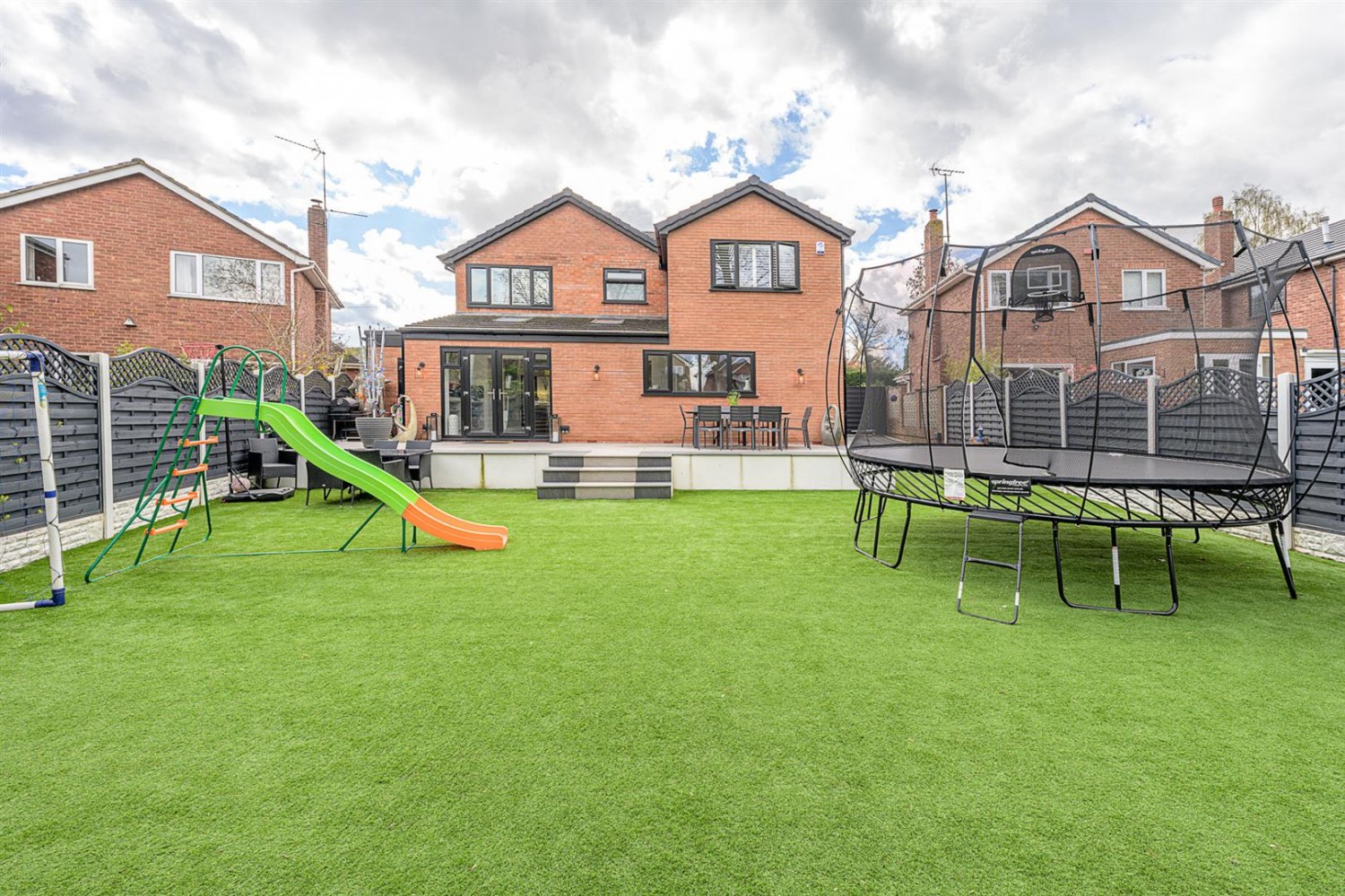 Berkeley Drive, Kingswinford, DY6 9DX