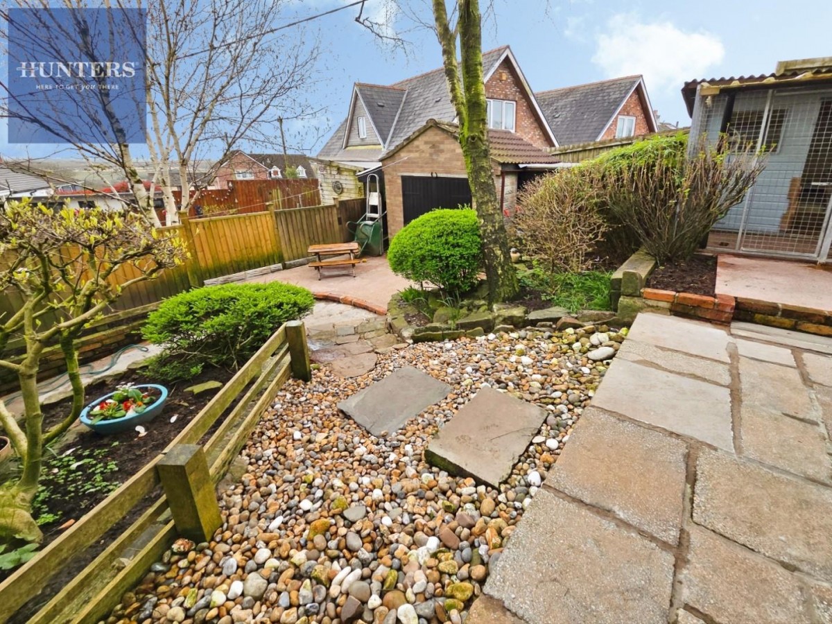 Ffordd Raglan, Heol-y-Cyw