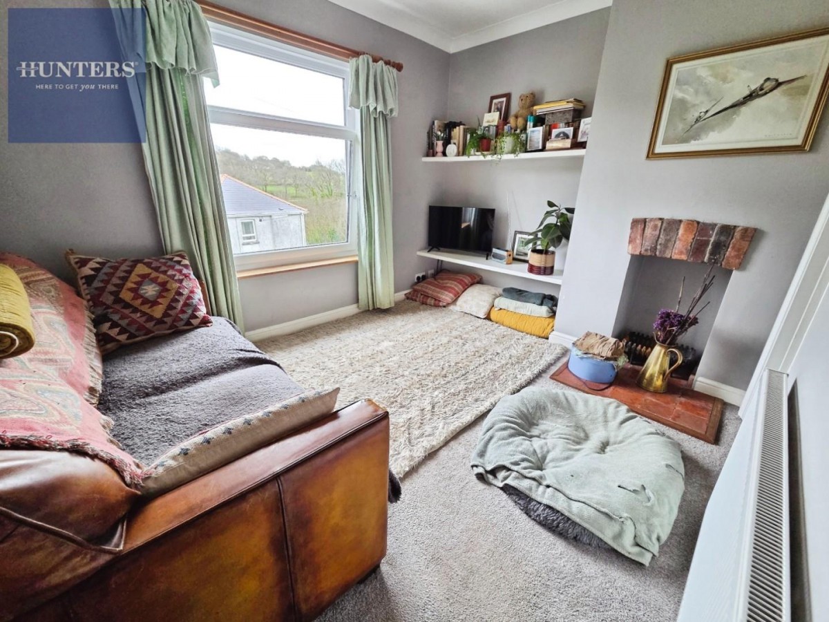 Ffordd Raglan, Heol-y-Cyw