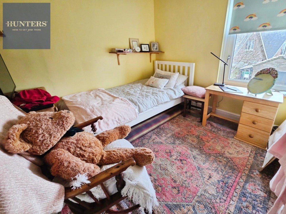 Ffordd Raglan, Heol-y-Cyw