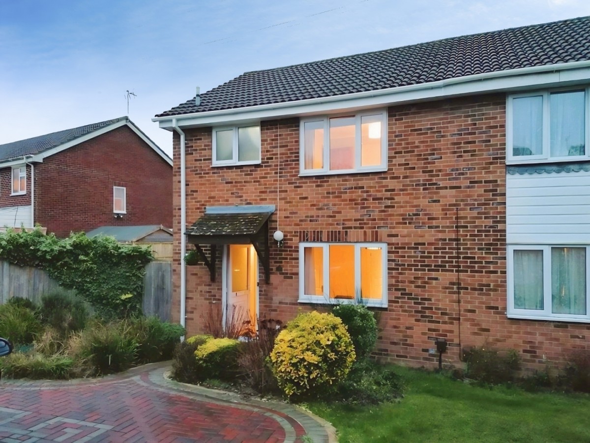 Newlands, Ashford, Kent TN23 5LA