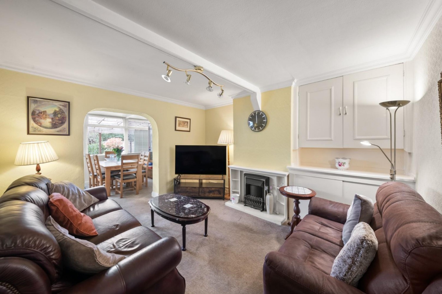 Nestles Avenue, Hayes