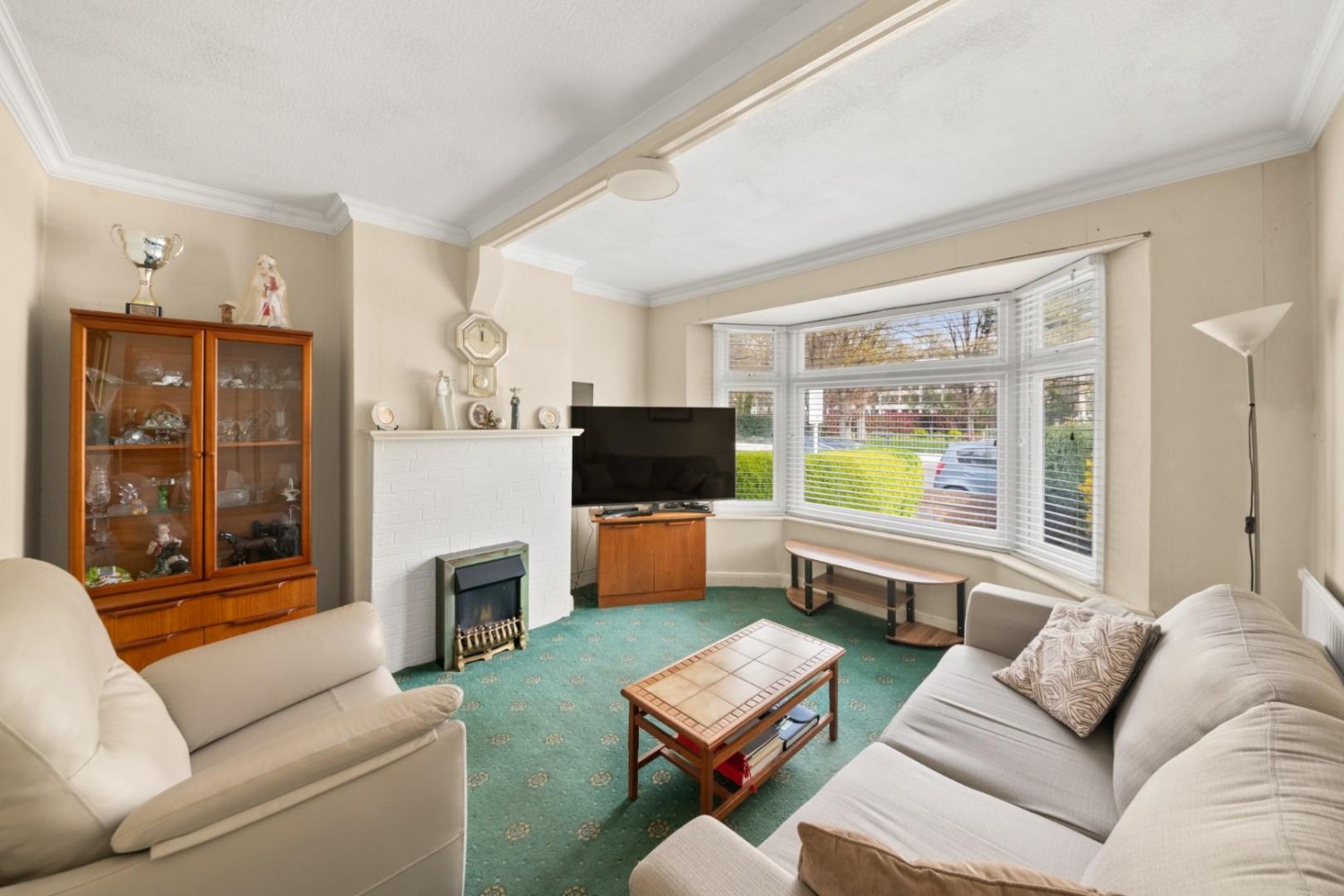 Nestles Avenue, Hayes