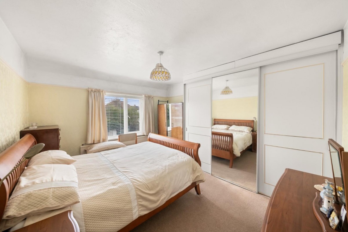 Nestles Avenue, Hayes