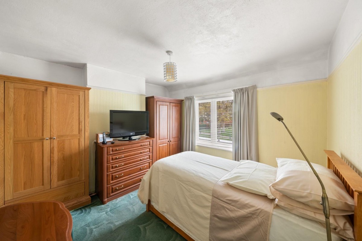 Nestles Avenue, Hayes