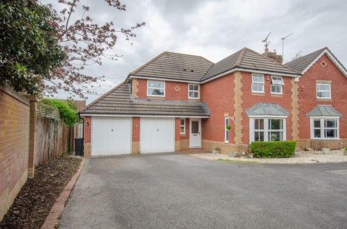 Heathfields, Downend, Bristol, BS16 6HT