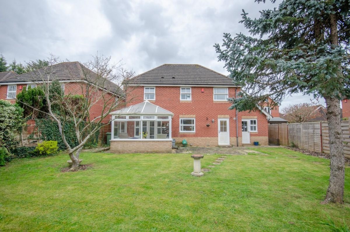 Heathfields, Downend, Bristol, BS16 6HT