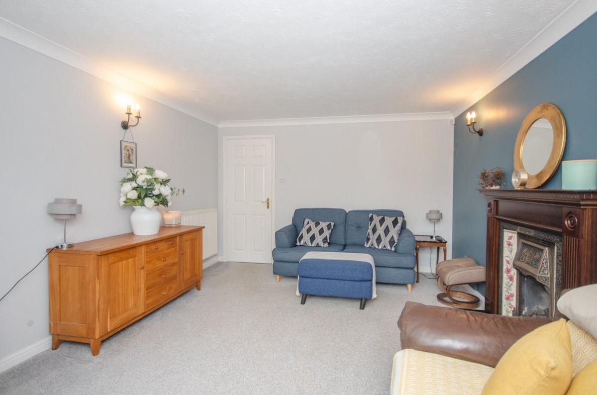 Heathfields, Downend, Bristol, BS16 6HT