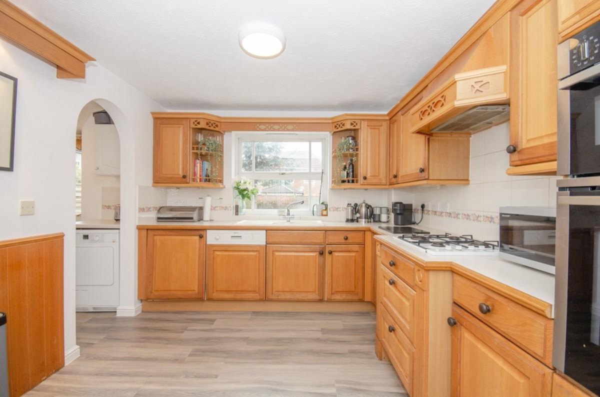 Heathfields, Downend, Bristol, BS16 6HT