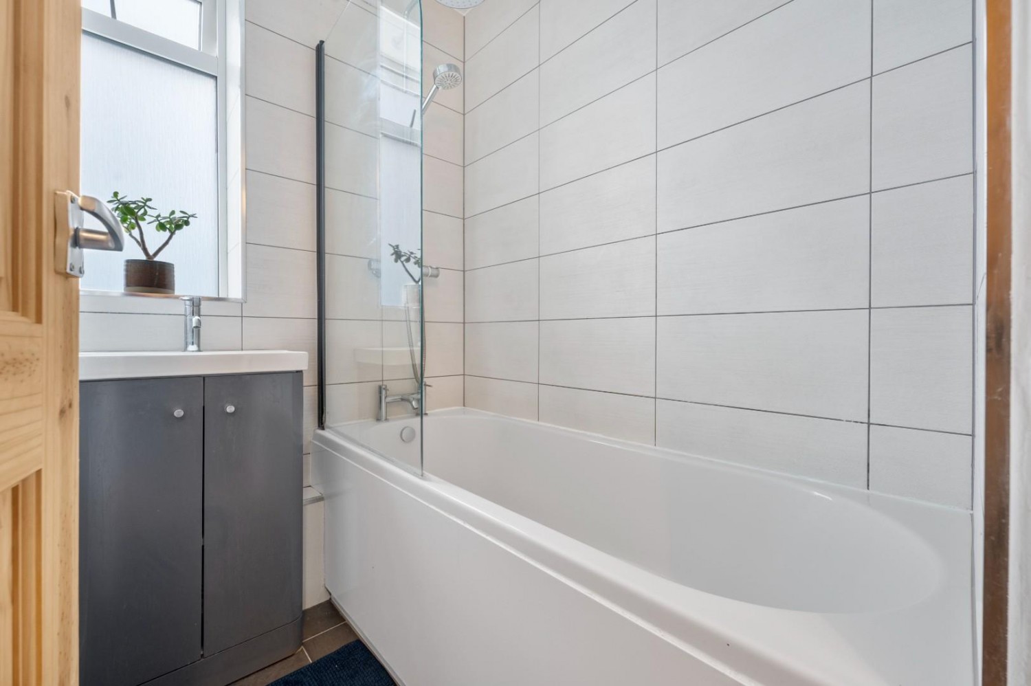 Queen Elizabeths Close, London, N16