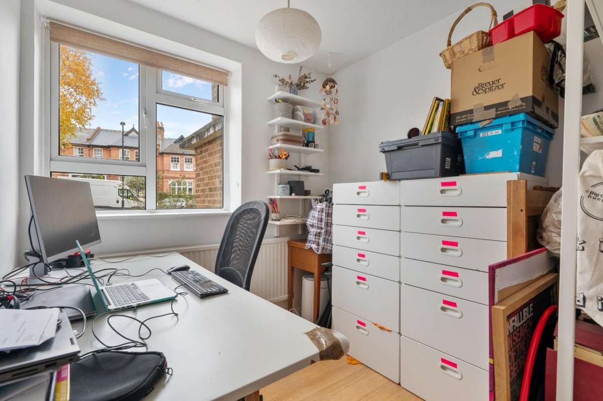 Queen Elizabeths Close, London, N16