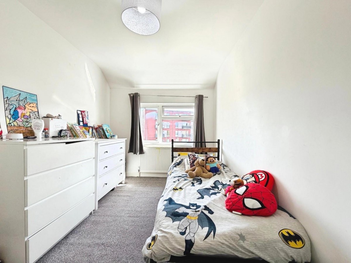 Willinton Road , Knowle, Bristol, BS4 1HT