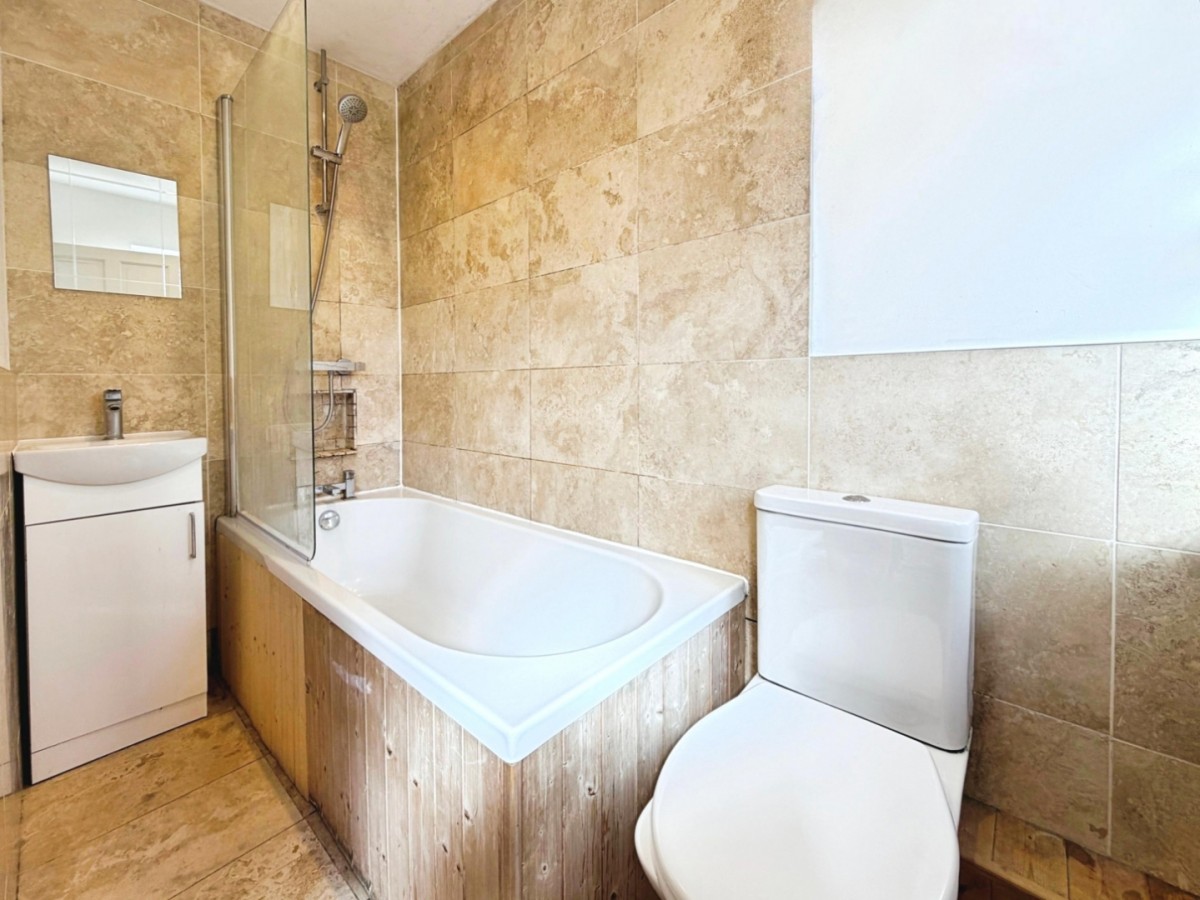 Willinton Road , Knowle, Bristol, BS4 1HT