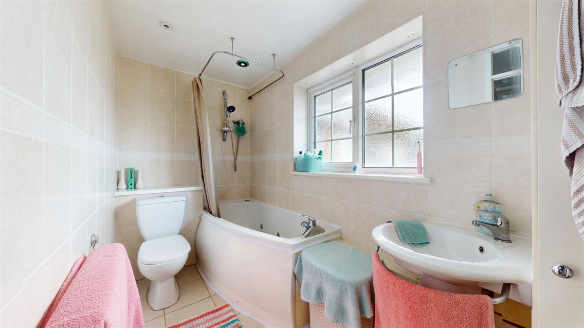 Mackenzie Way, Gravesend, DA12