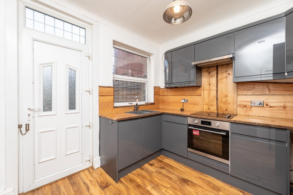 Ivy Street, Featherstone