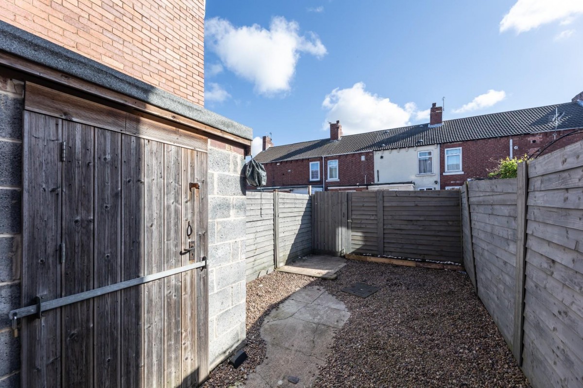 Ivy Street, Featherstone