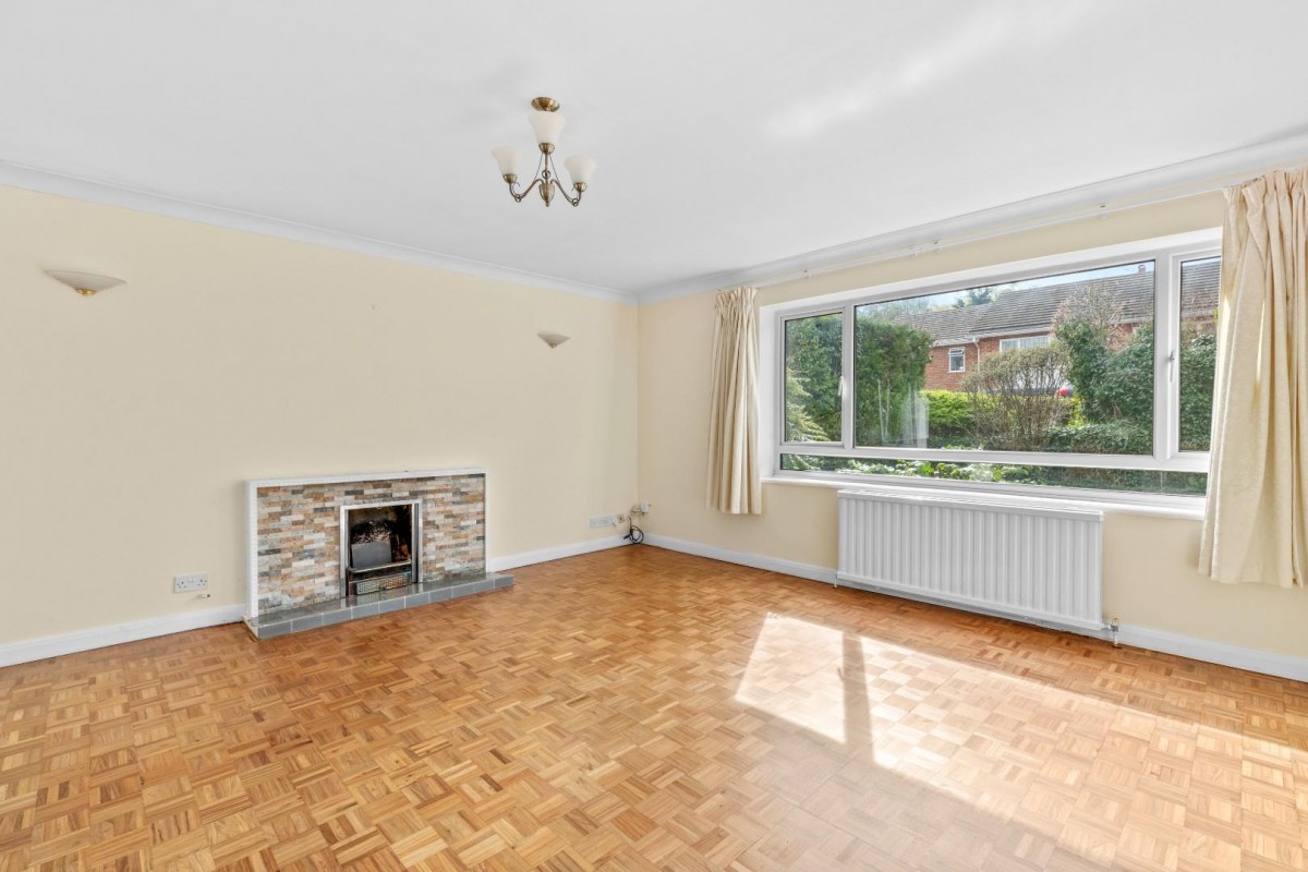 Gayton Close, Chesham Bois, Amersham, Buckinghamshire, HP6 6DW
