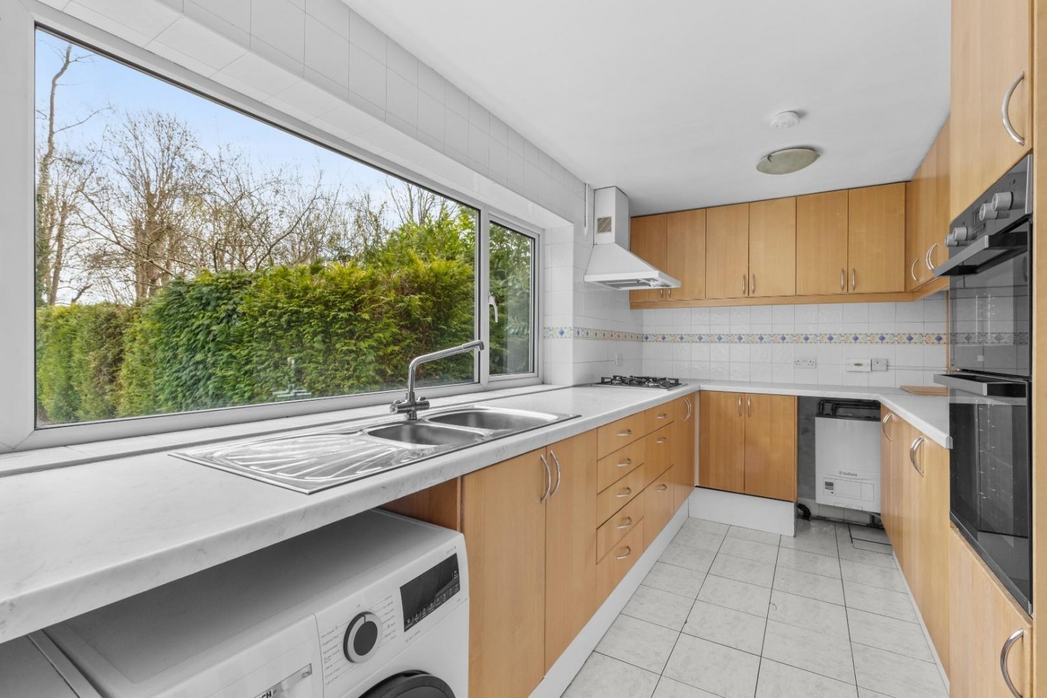 Gayton Close, Chesham Bois, Amersham, Buckinghamshire, HP6 6DW