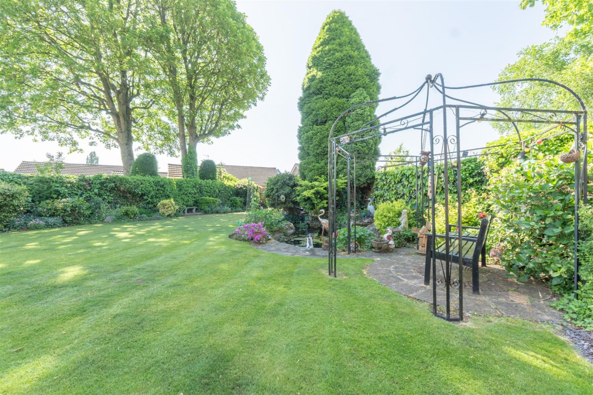 Hyperion Road, Stourton, Stourbridge, DY7 6SJ