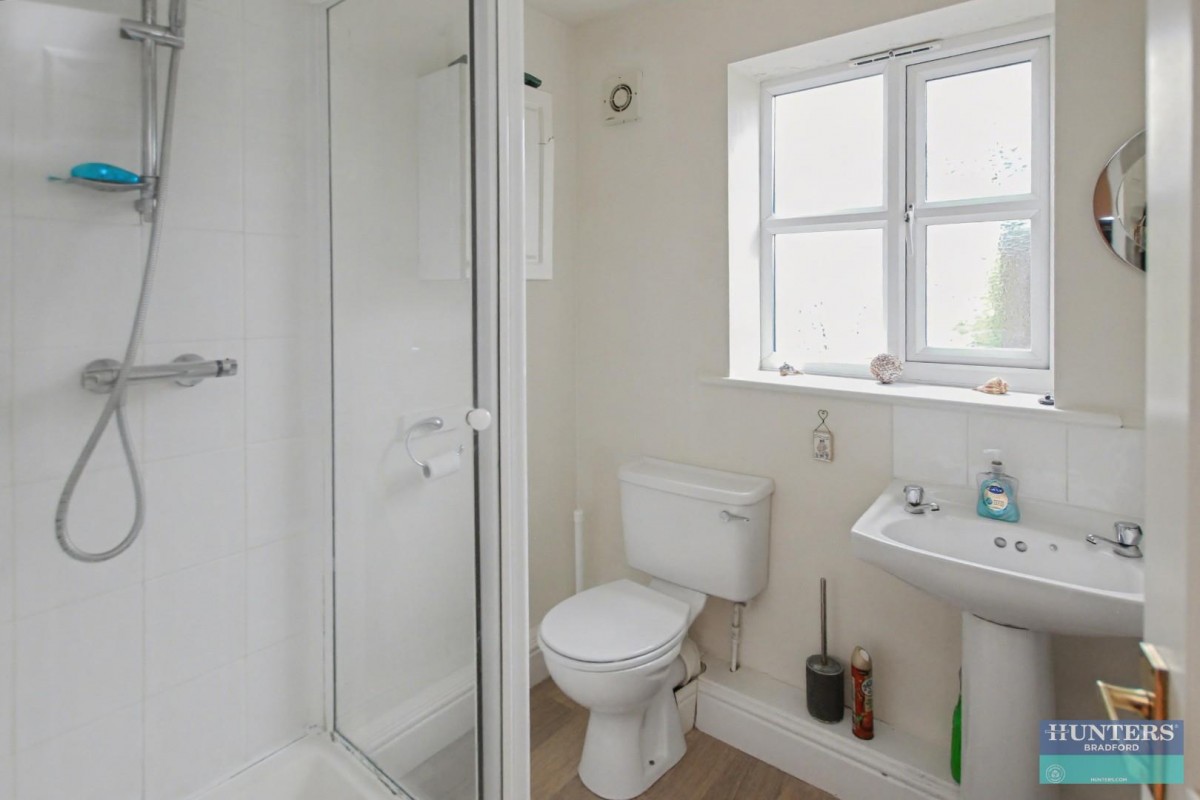 Close Head Drive Thornton, Bradford, BD13 3QQ