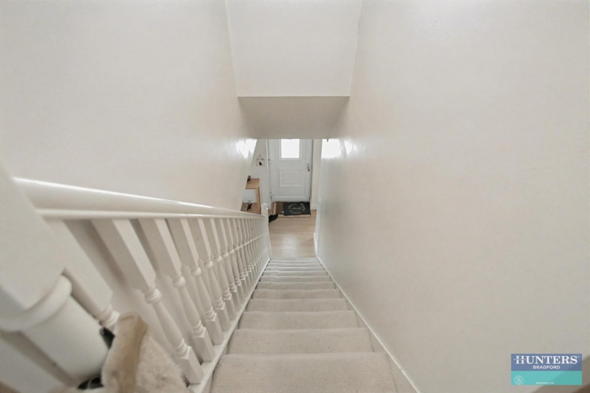 Close Head Drive Thornton, Bradford, BD13 3QQ