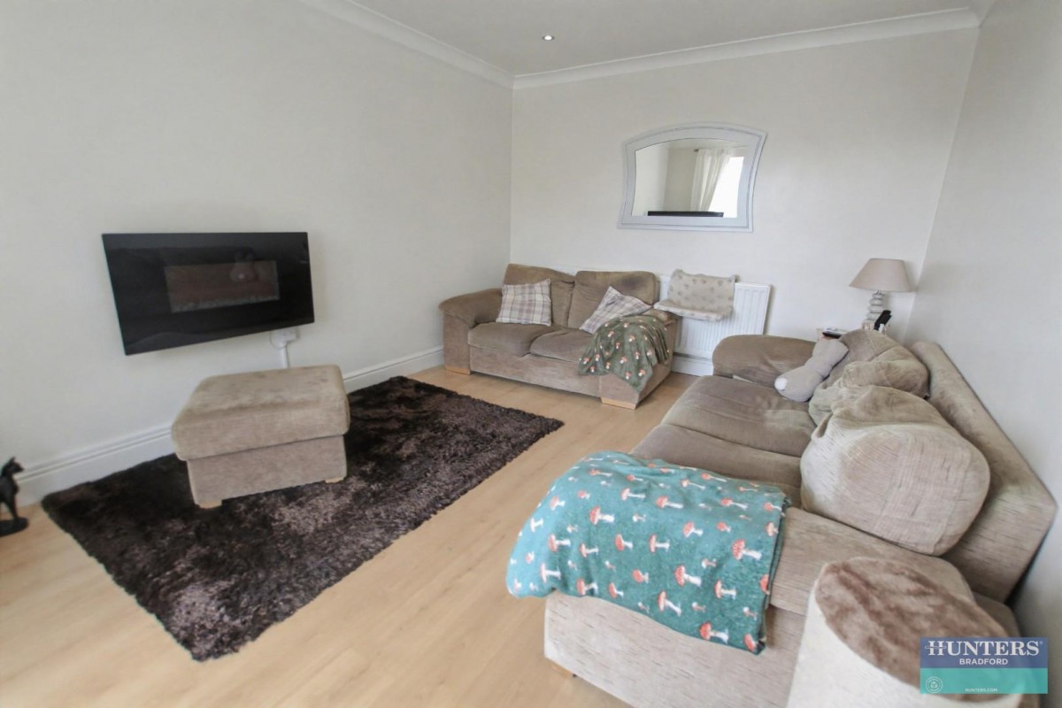 Close Head Drive Thornton, Bradford, BD13 3QQ