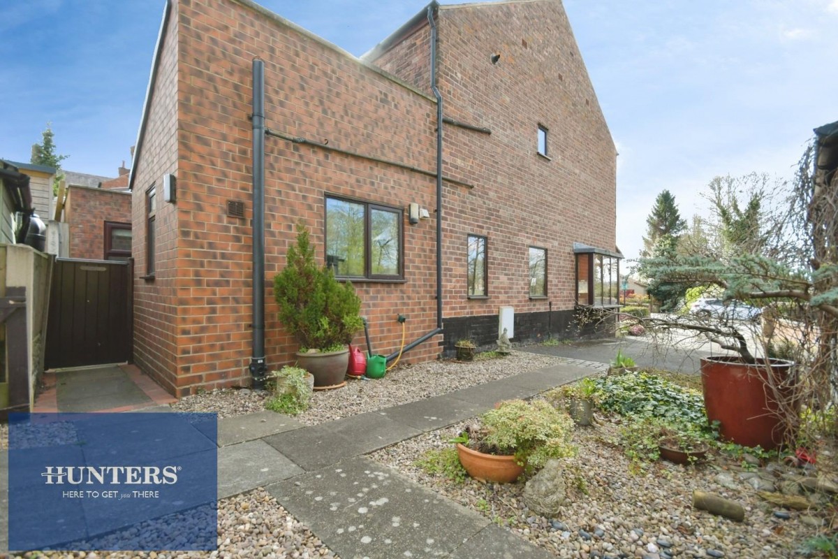 High Street, New Whittington, Chesterfield, S43 2DX