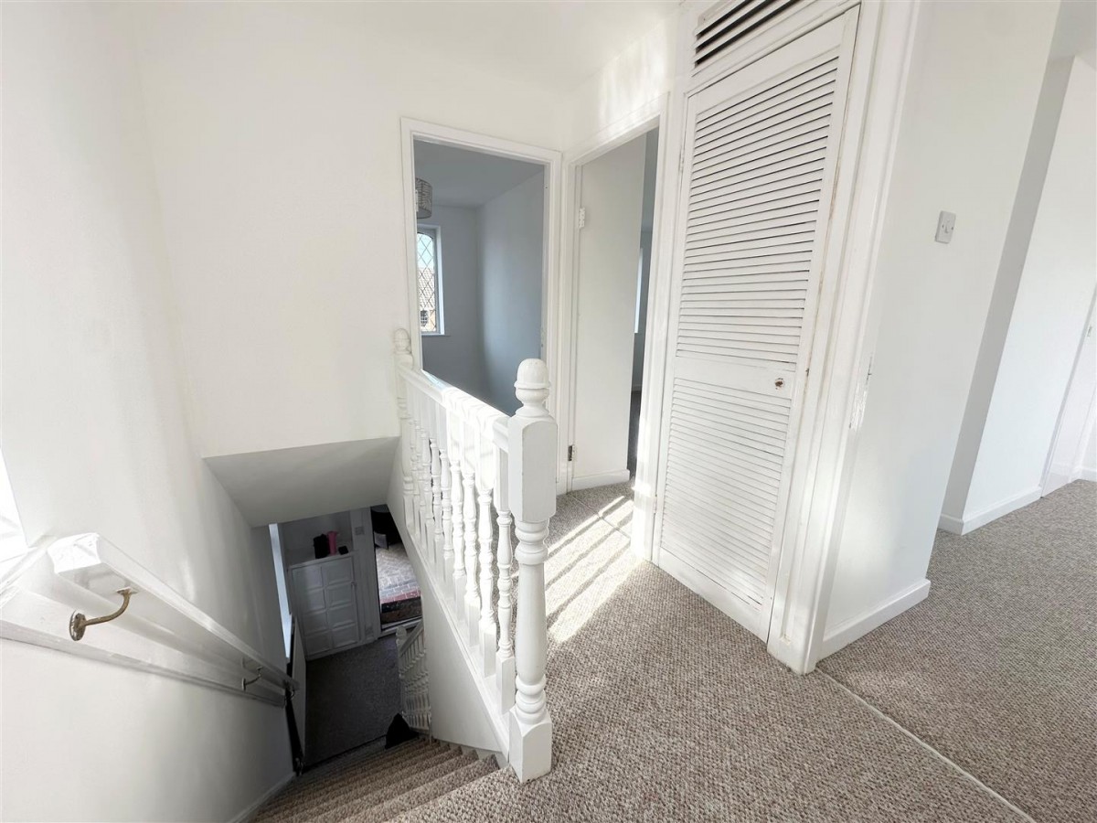 Larch Road, Kingswinford