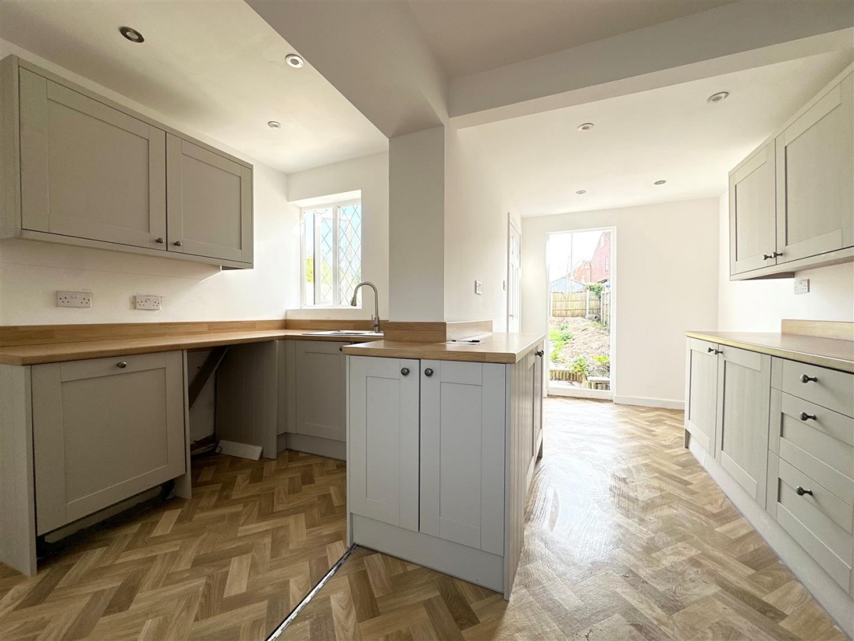 Larch Road, Kingswinford