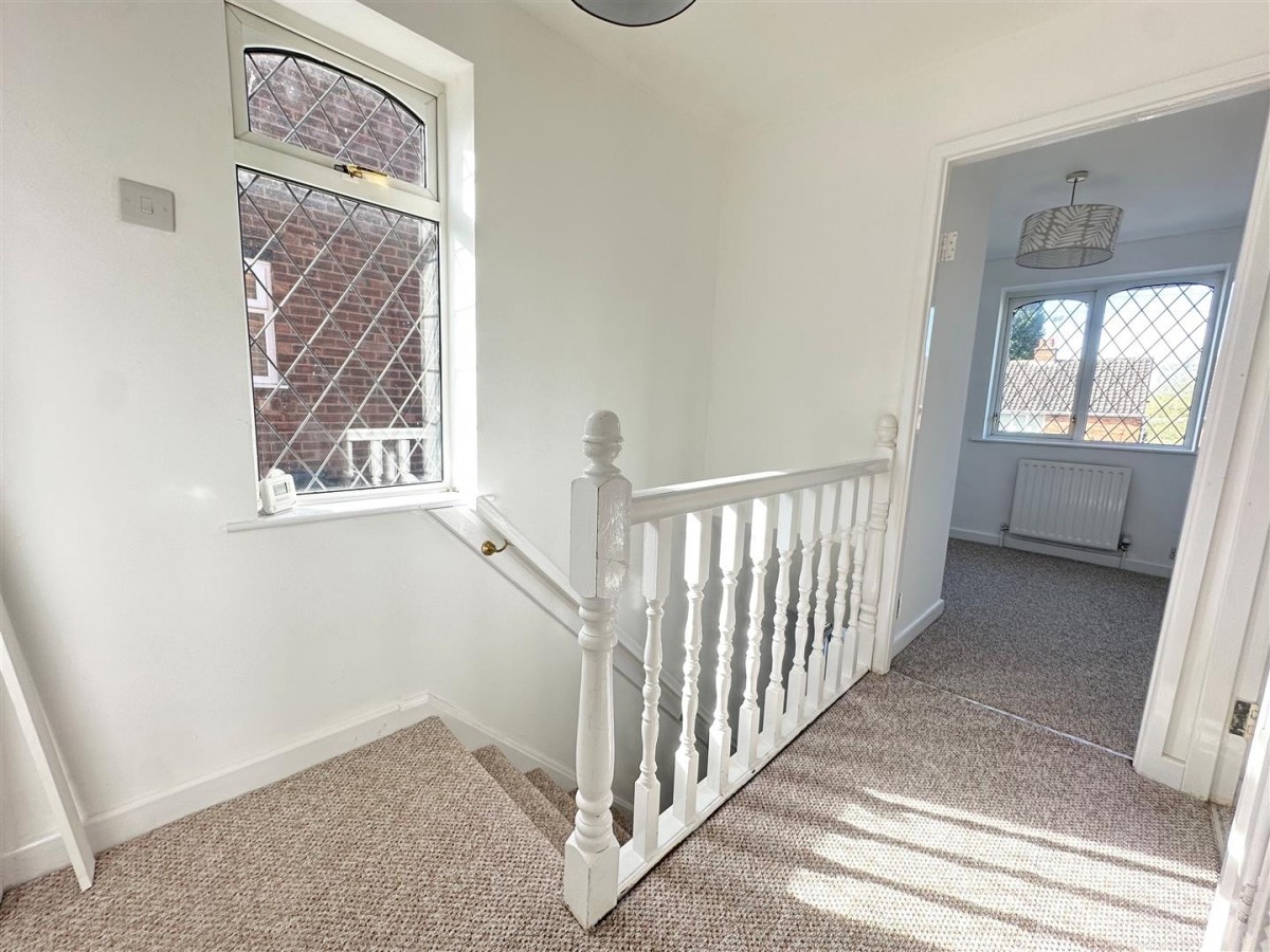 Larch Road, Kingswinford