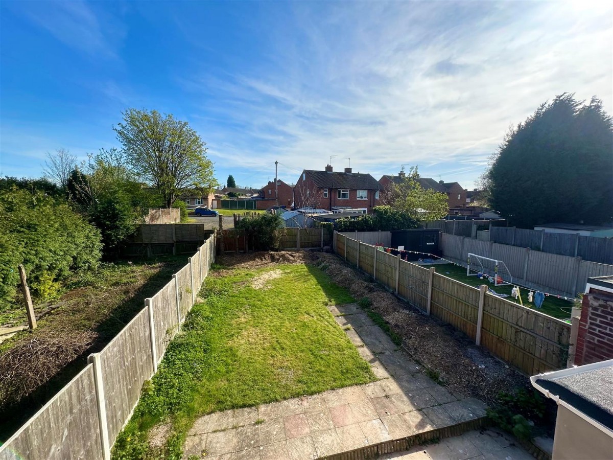 Larch Road, Kingswinford