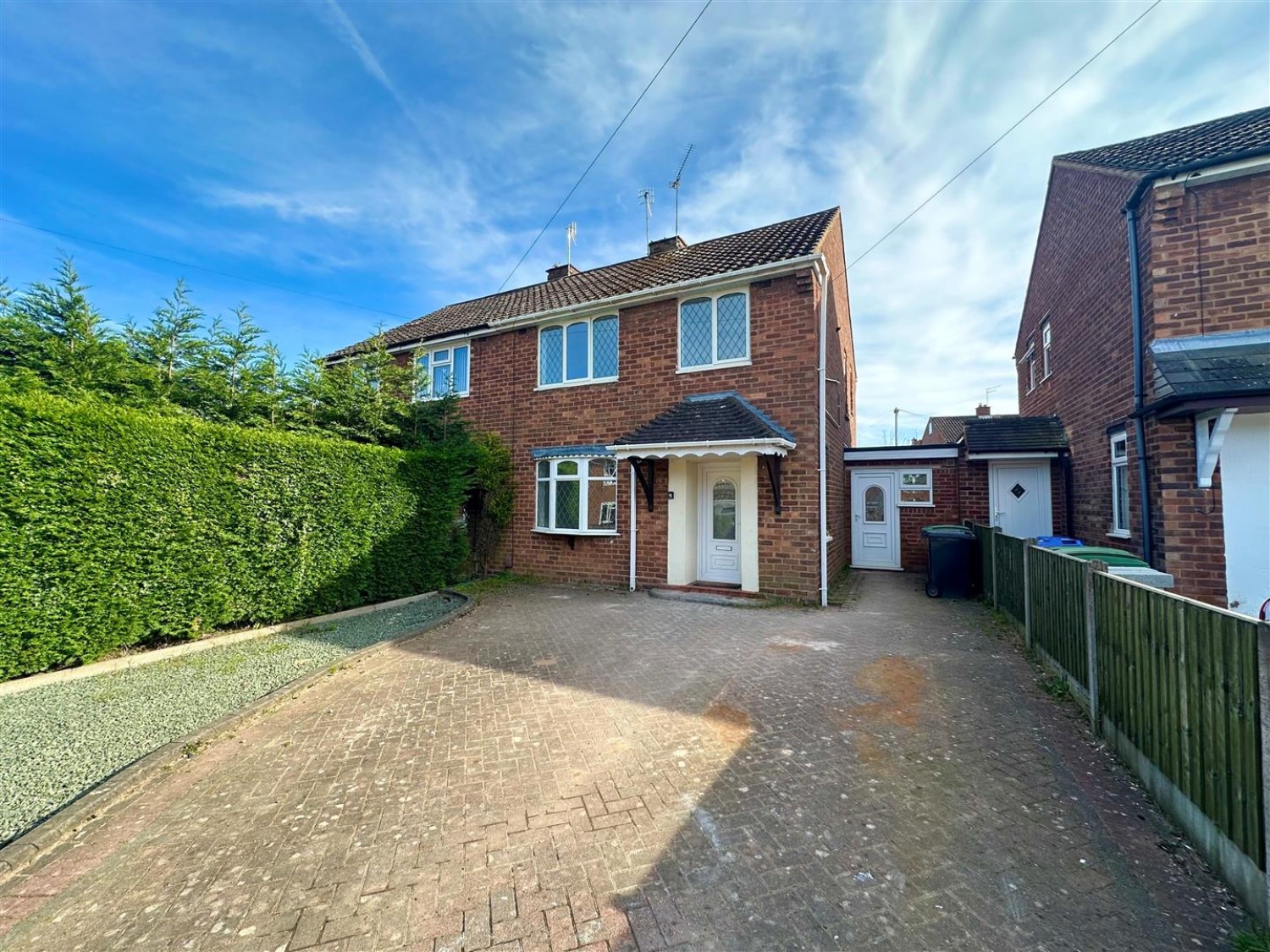 Larch Road, Kingswinford