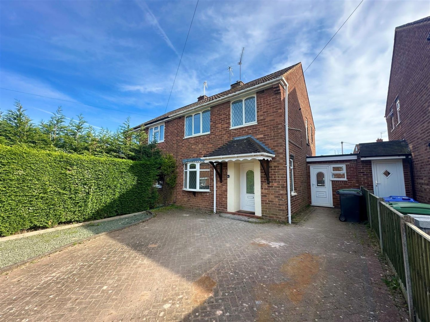 Larch Road, Kingswinford