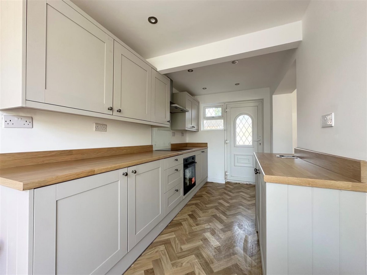 Larch Road, Kingswinford