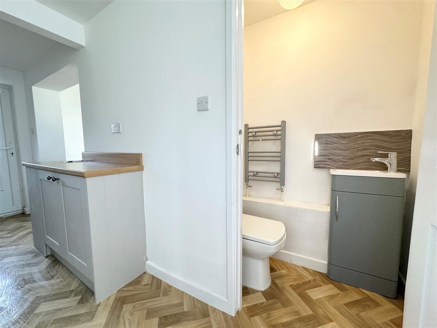 Larch Road, Kingswinford