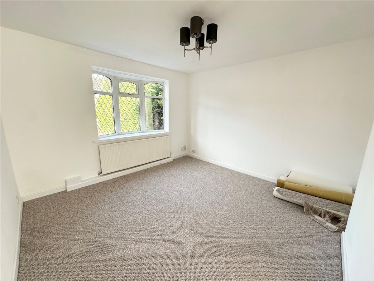 Larch Road, Kingswinford