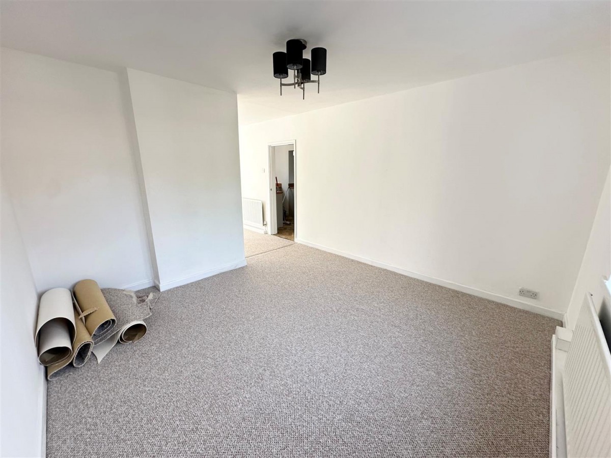 Larch Road, Kingswinford