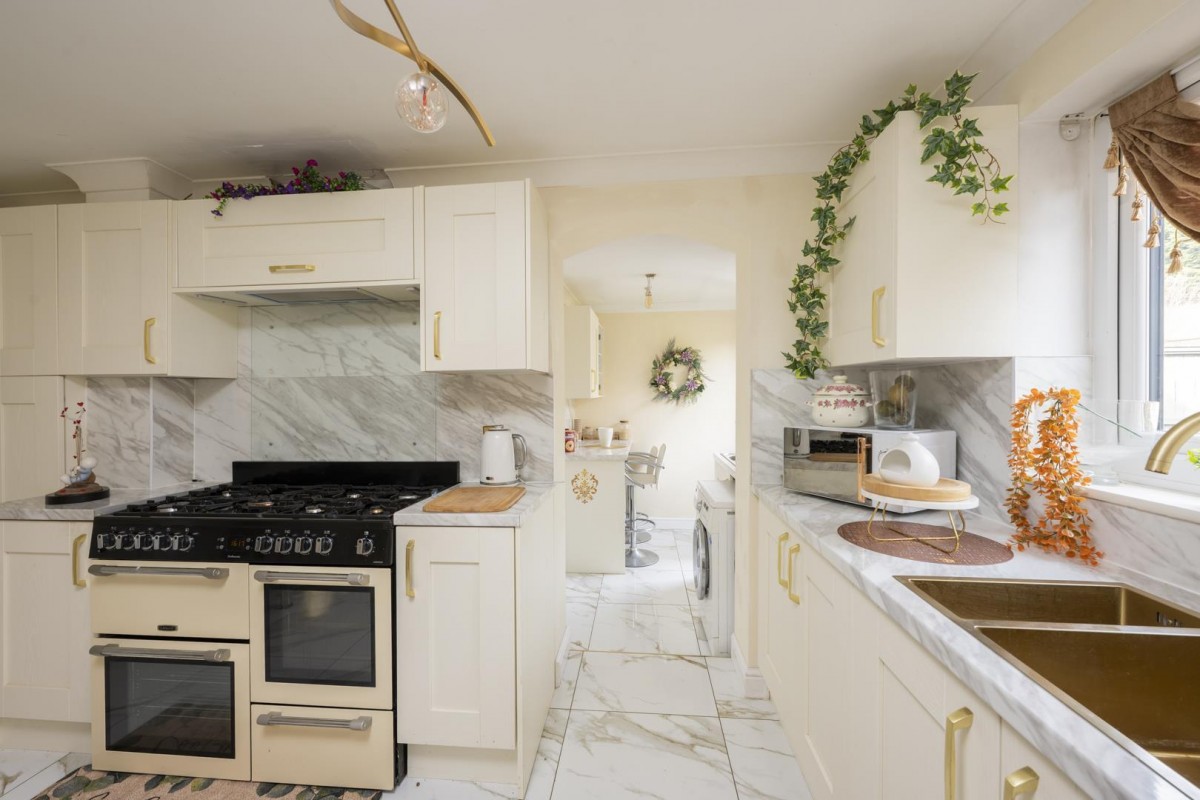 Ploverdale Crescent, Kingswinford, DY6 8XU