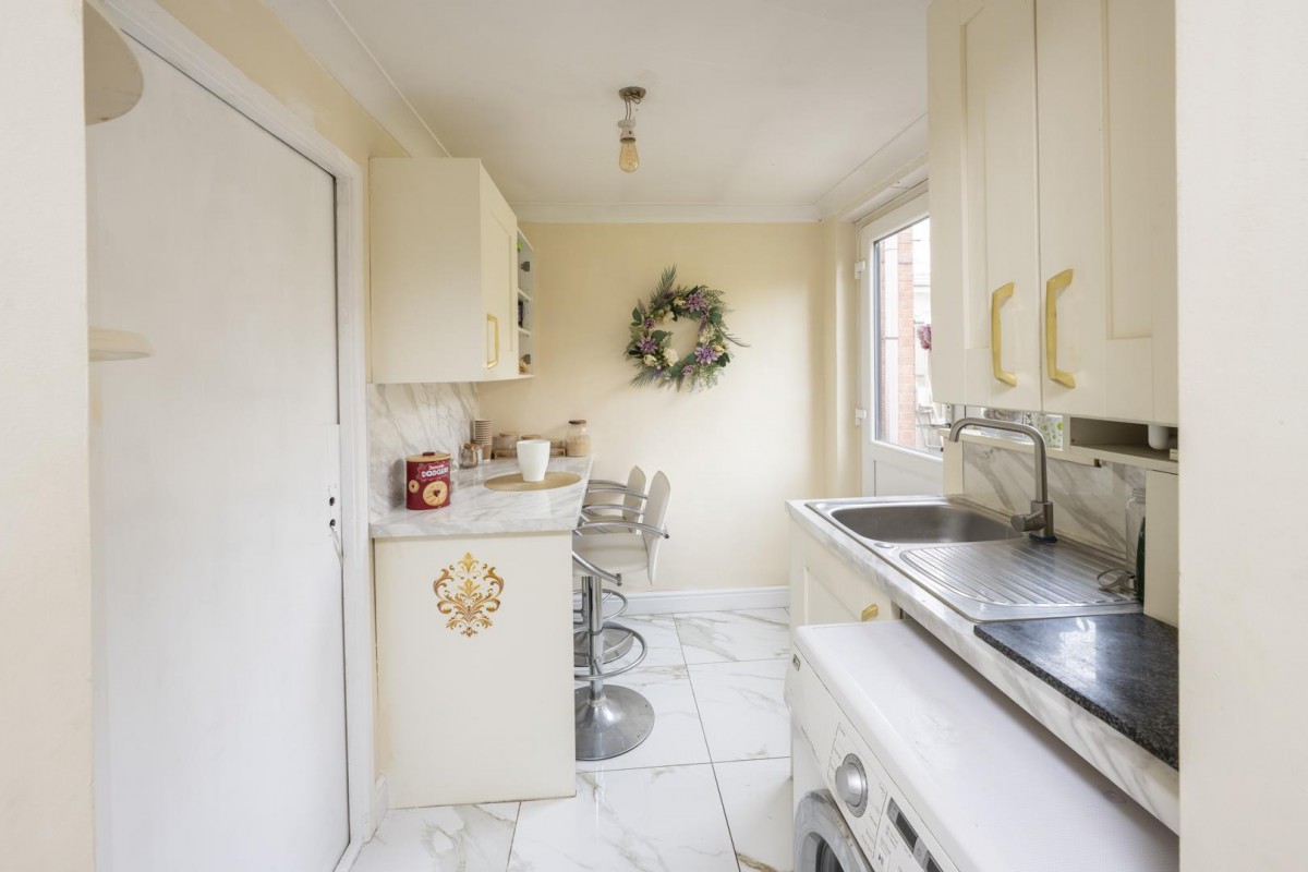 Ploverdale Crescent, Kingswinford, DY6 8XU