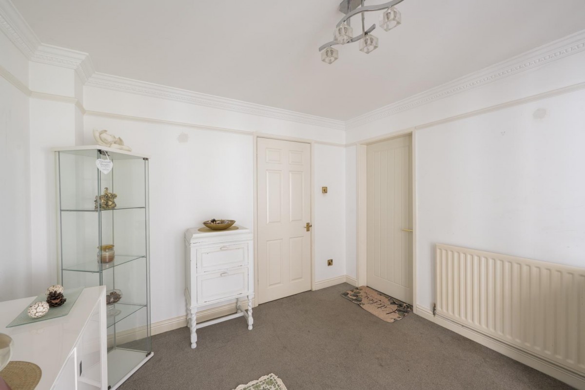 Ploverdale Crescent, Kingswinford, DY6 8XU